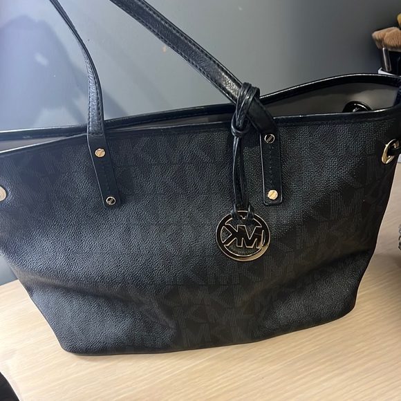 Bag - Picture 1 of 3